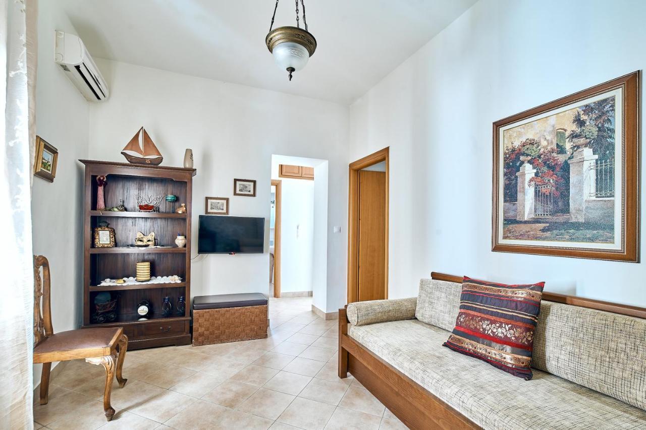 Ekavi Apartment Kíssamos Eksteriør bilde